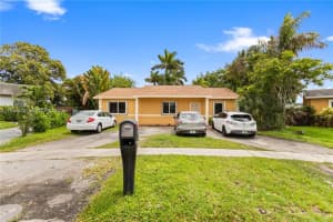 7690 Sw 7th Ct, North Lauderdale