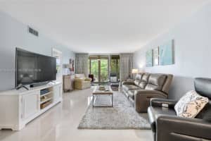 3503 Oaks Way 308, Pompano Beach