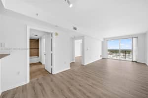 7350 Sw 89th St 1703s, Miami