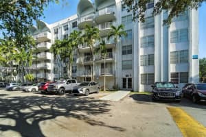 488 Nw 165th St Rd B-408, Miami