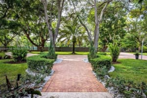 7405 Sw 79th Ct, Miami