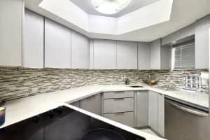 8323 Lake Dr 402, Doral