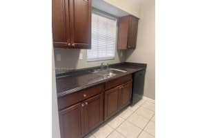 1851 Nw 96th Ter 6f, Pembroke Pines