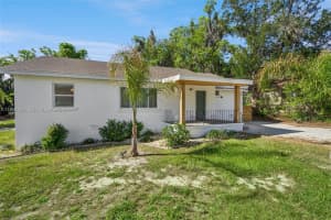 334 W Howry Ave, DELAND
