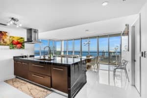 495 Brickell Ave 5301, Miami