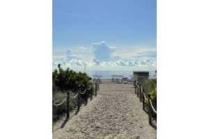 335 Ocean Dr 214, Miami Beach
