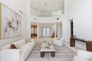 3752 Ne 199 St, Aventura