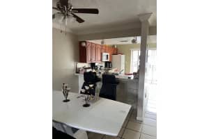 1298 W 51st Pl D-29, Hialeah