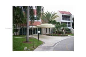 120 Lakeview Dr 209, Weston