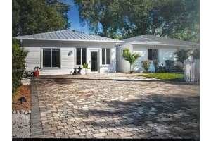 4 Transylvania Ave B, Key Largo
