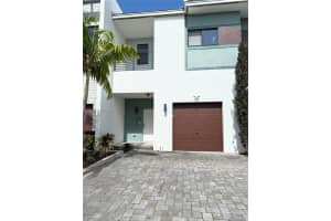 4393 Nw 9th St 4393, Plantation