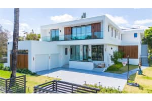 922 Ne 78th St, Miami