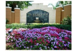 19501 E Country Club Dr 9504, Aventura