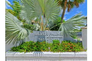 7403 Sw 82nd St 201n, Miami