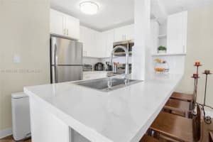 9682 Fontainebleau Blvd 503, Miami