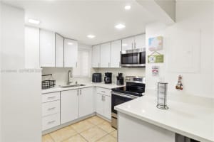 840 Nw 87th Ave 405, Miami