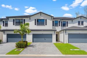 4917 Oakmont Dr, Dania Beach