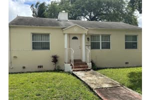 900 Nw 75th St, Miami