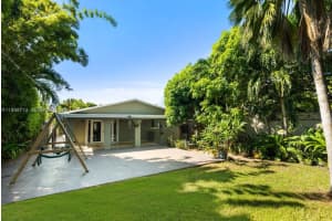 1333 Sw 16th St, Miami 1333 Sw 16th St, Miami