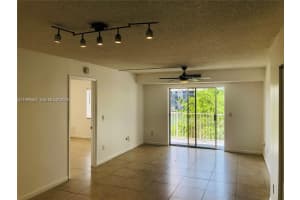 8260 Sw 210th St 210, Cutler Bay