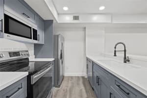 470 S Park Rd 7-307, Hollywood