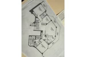 2000 Island Boulevard 1801, Aventura