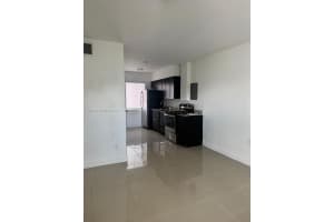 660 Ne 88th Ter 8, Miami