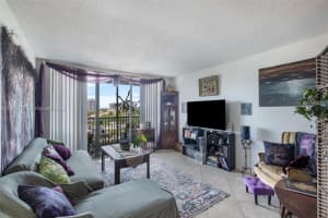 3475 N Country Club Dr 619, Aventura