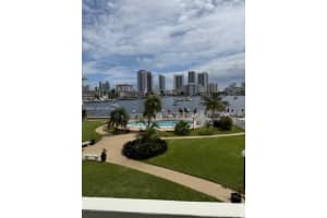 450 Golden Isles Dr 2g, Hallandale Beach