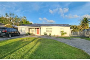 3325 S Lake Dr, Miami