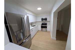7022 Sw 19th Ct, North Lauderdale