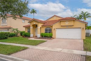18427 Nw 9th Ct, Pembroke Pines