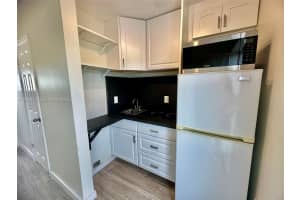 1360 Nw 132nd St Efficiency, Miami