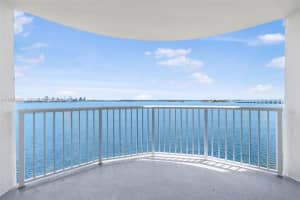 1420 Brickell Bay Dr 1401a, Miami