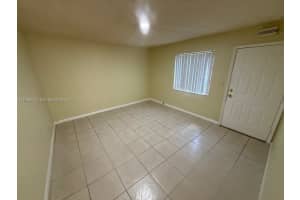 1225 W 30th St 26, Hialeah