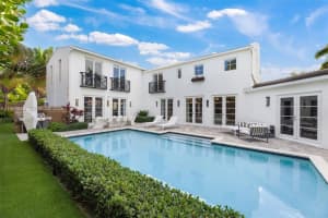 2887 Pine Tree Dr, Miami Beach