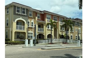 8800 Nw 107th Ct 219-10, Doral