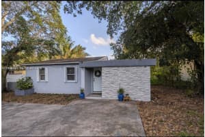 442 Ne 162nd St, Miami