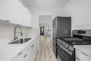 717 Espanola Way 110, Miami Beach