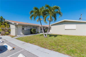 7601 Venetian St 1-4, Miramar