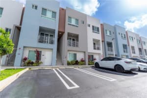 2505 Ne 193rd St 4215, Miami