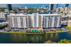 401 Golden Isles Dr 801, Hallandale Beach
