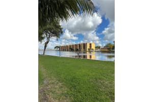 4717 Nw 7th St 402-10, Miami