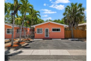 13185 Emerald Dr 2, North Miami