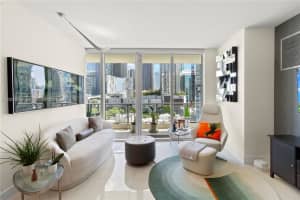 92 Sw 3rd St 1202, Miami