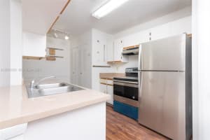 18310 Nw 68th Ave L, Hialeah