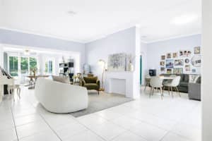 820 W 43rd Ct, Miami Beach