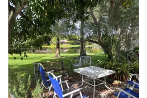 1544 Springside Dr 1544, Weston