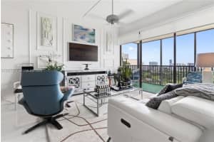 20301 W Country Club Dr Ph24, Aventura