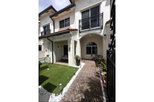 3533 Nw 30th Ct, Lauderdale Lakes